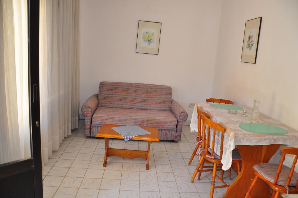 Delphin Apart Hotel Side Room photo